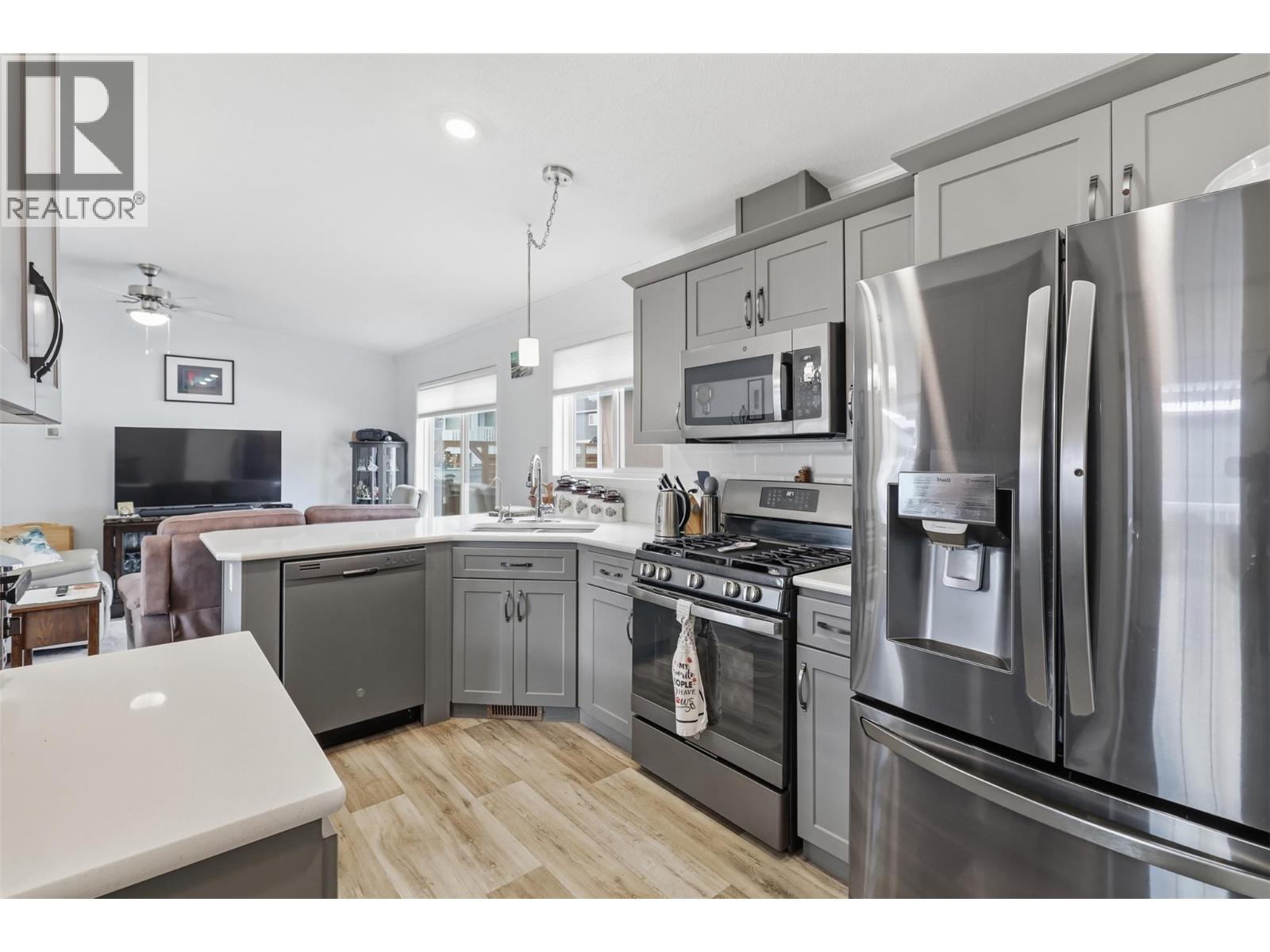 #26 712 SHUSWAP ROAD E - 13