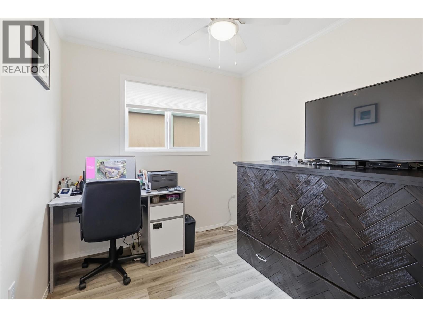 #26 712 SHUSWAP ROAD E - 19