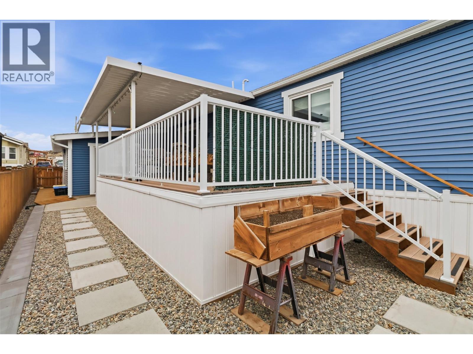 #26 712 SHUSWAP ROAD E - 27