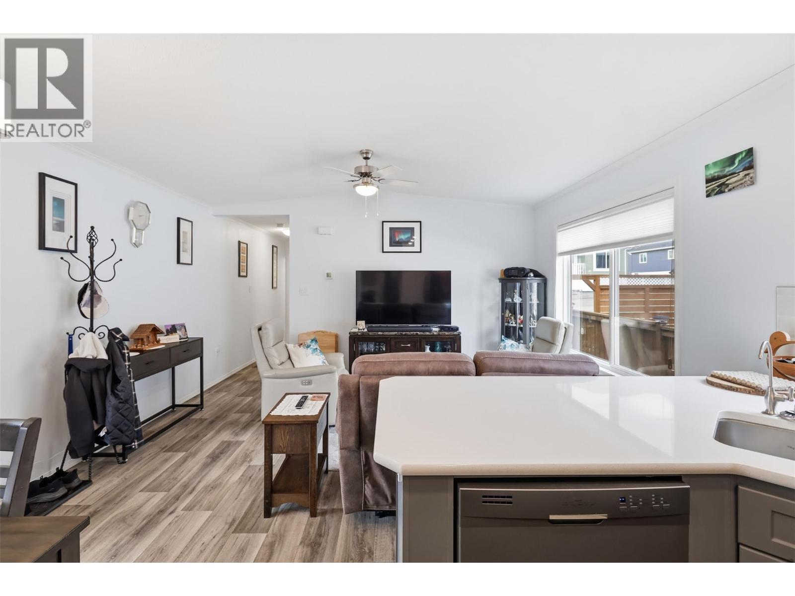 #26 712 SHUSWAP ROAD E - 14