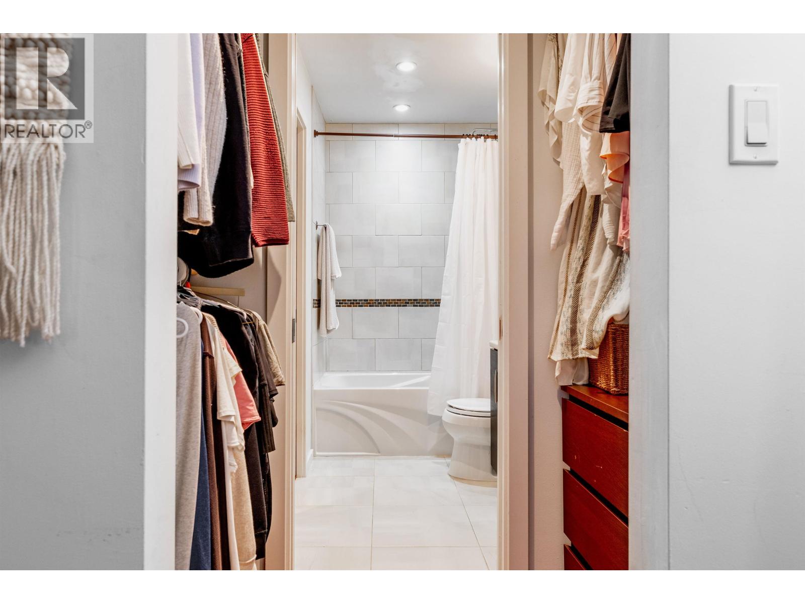 319 206 E 15TH STREET, North Vancouver