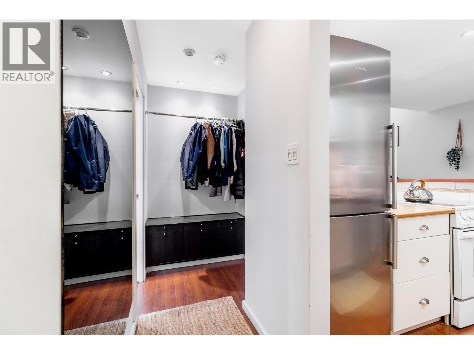 319 206 E 15TH STREET, North Vancouver