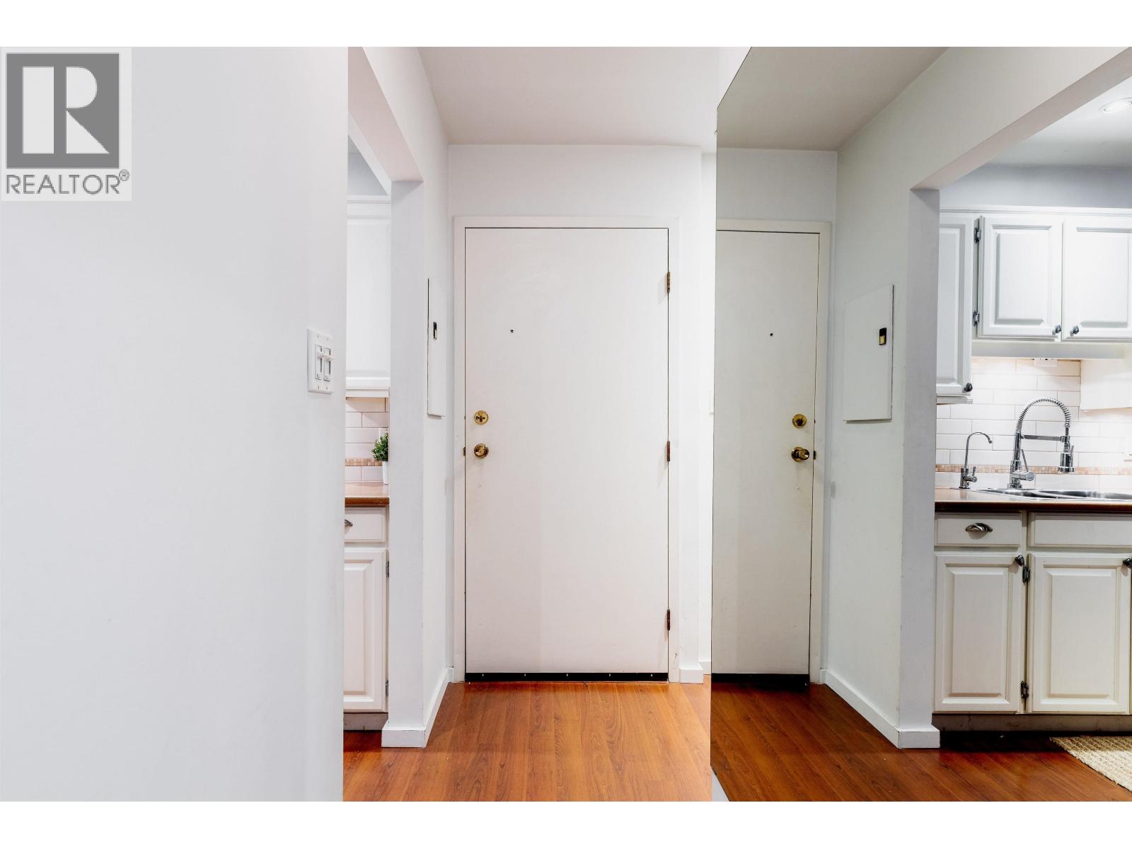 319 206 E 15TH STREET, North Vancouver