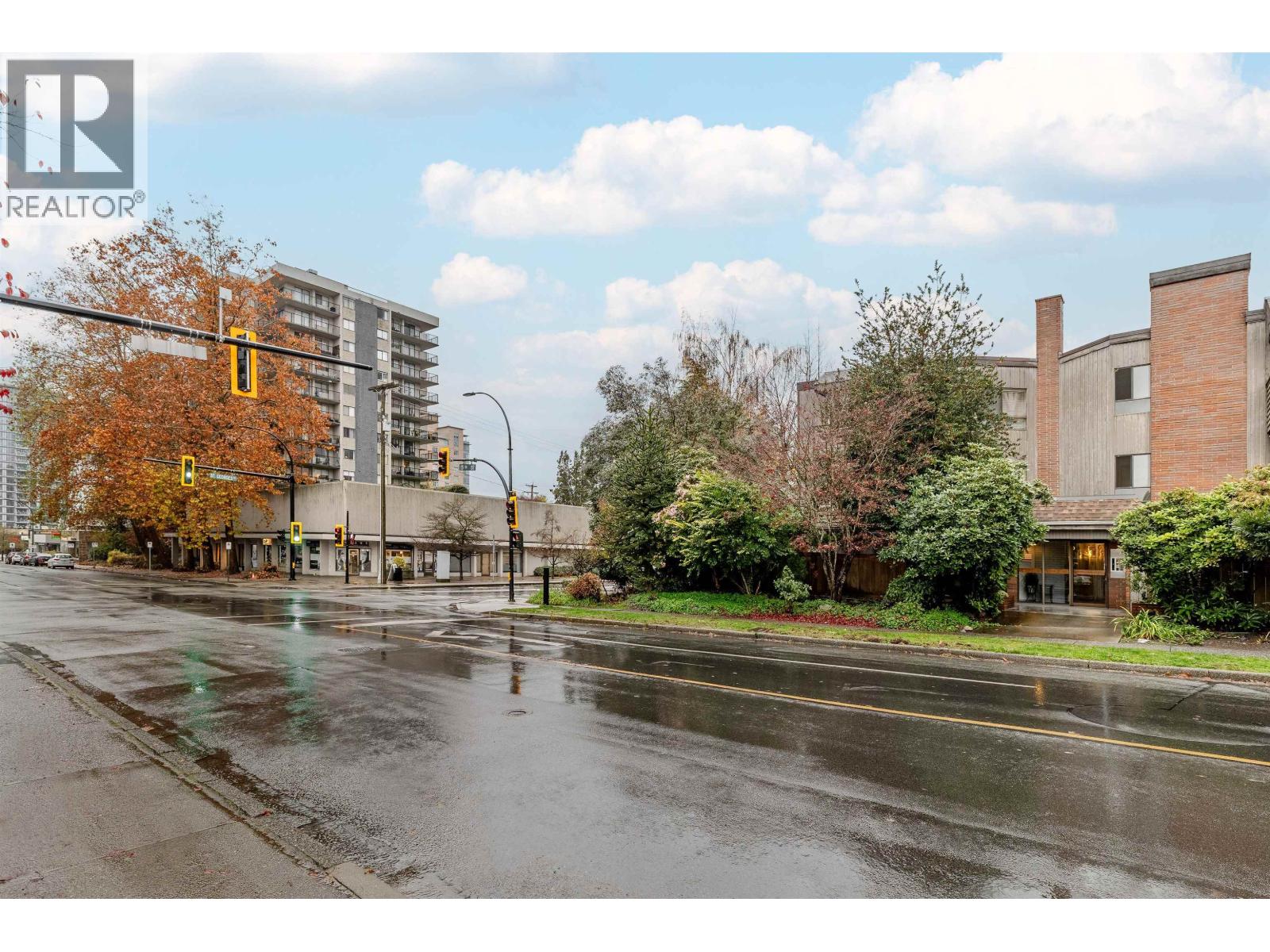 319 206 E 15TH STREET, North Vancouver