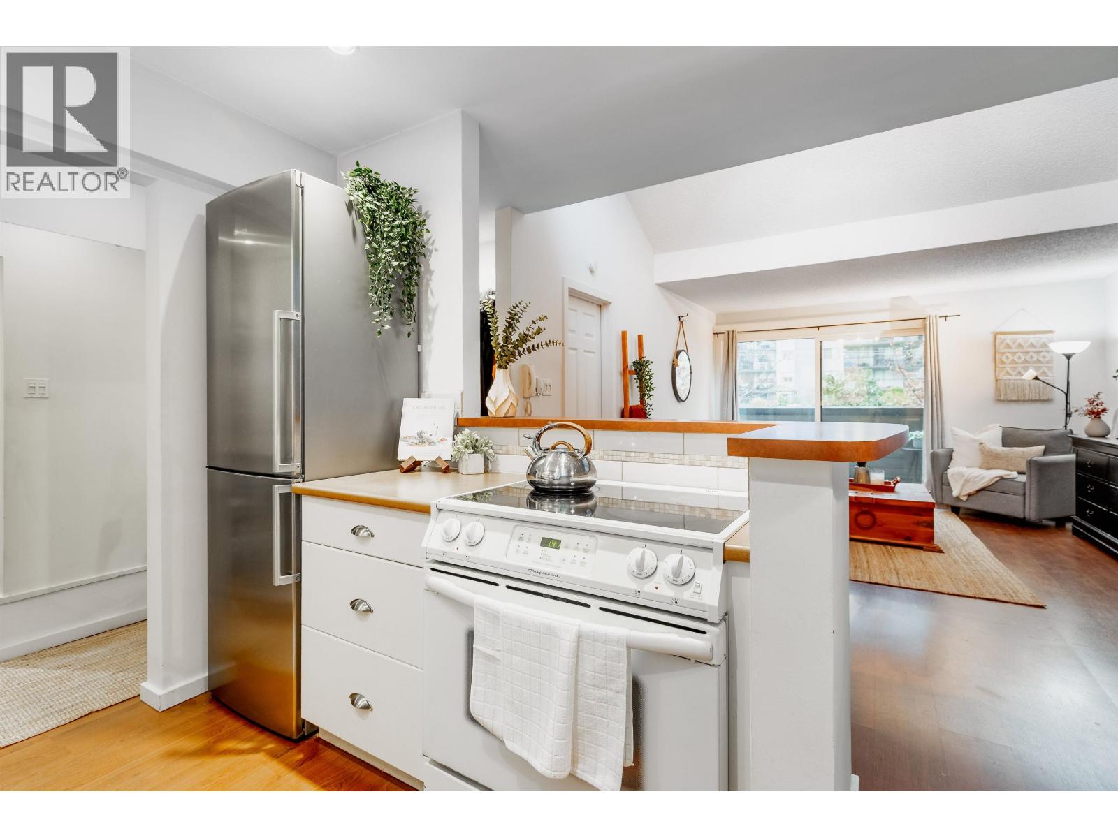 319 206 E 15TH STREET, North Vancouver