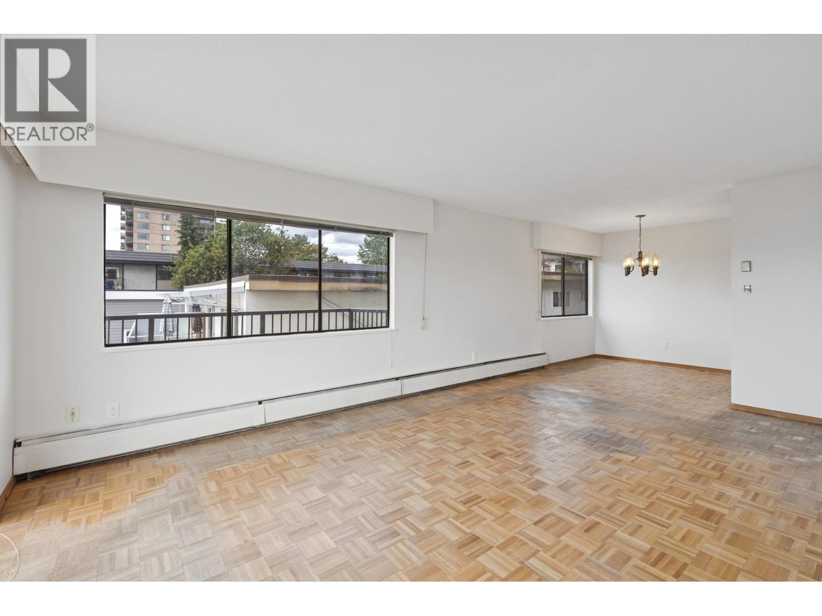 211 155 E 5TH STREET, North Vancouver