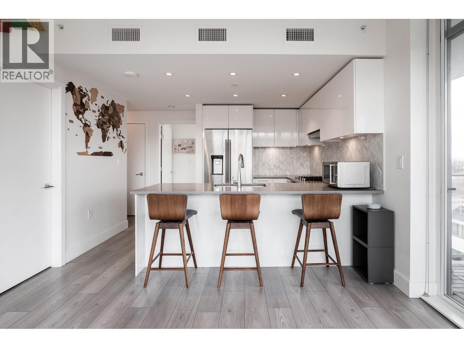 905 8570 RIVERGRASS Drive - photo 2