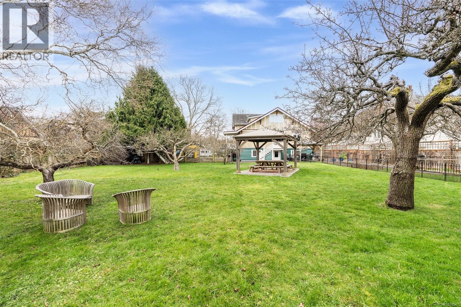 2130 Central Ave, Oak Bay