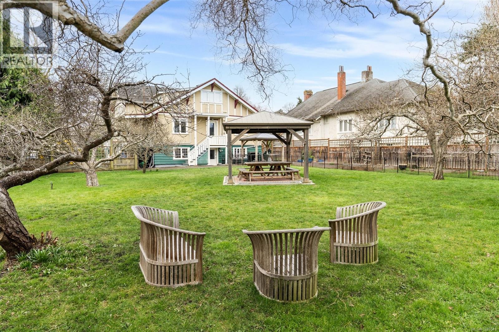 2130 Central Ave, Oak Bay