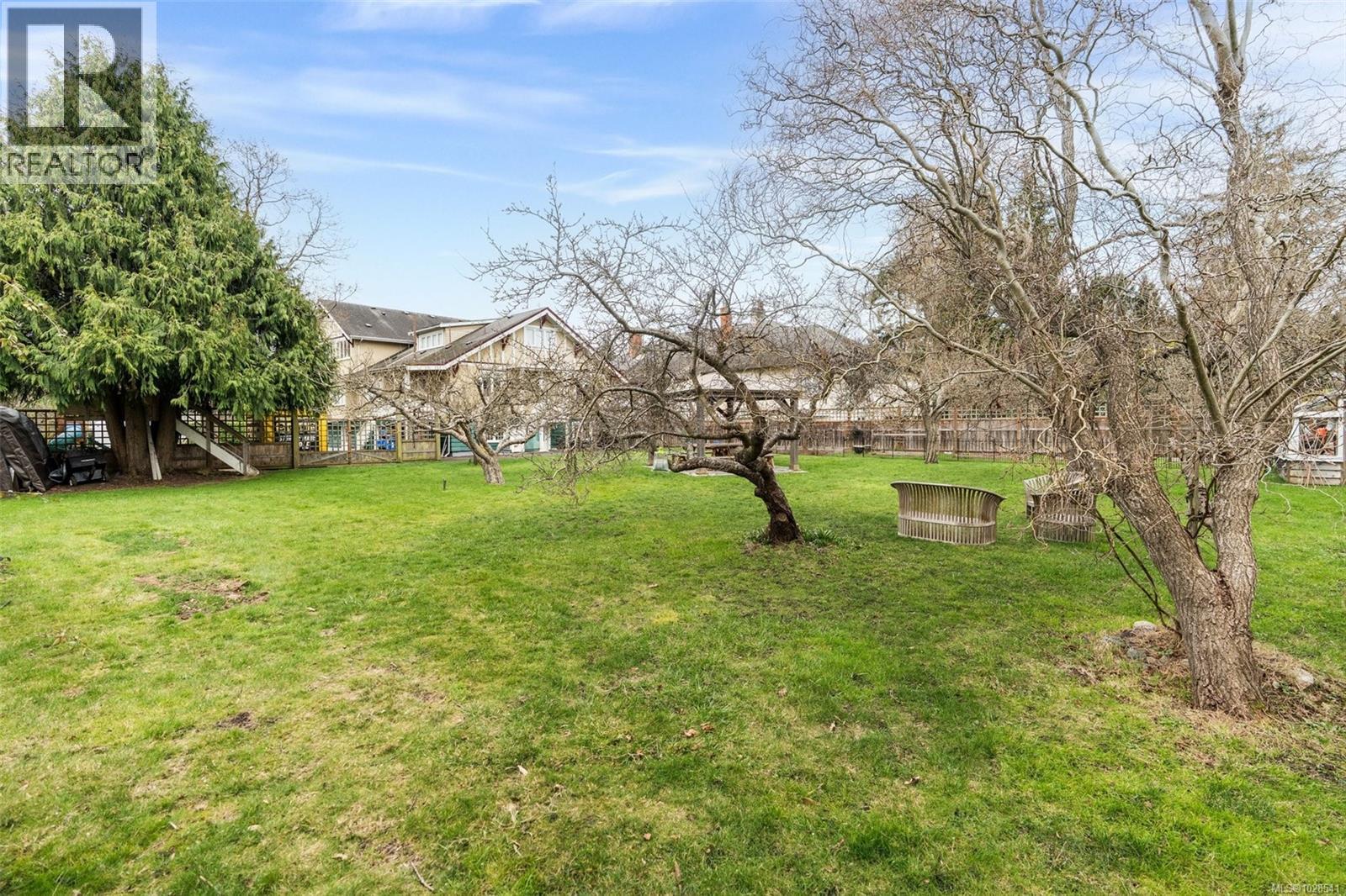 2130 Central Ave, Oak Bay