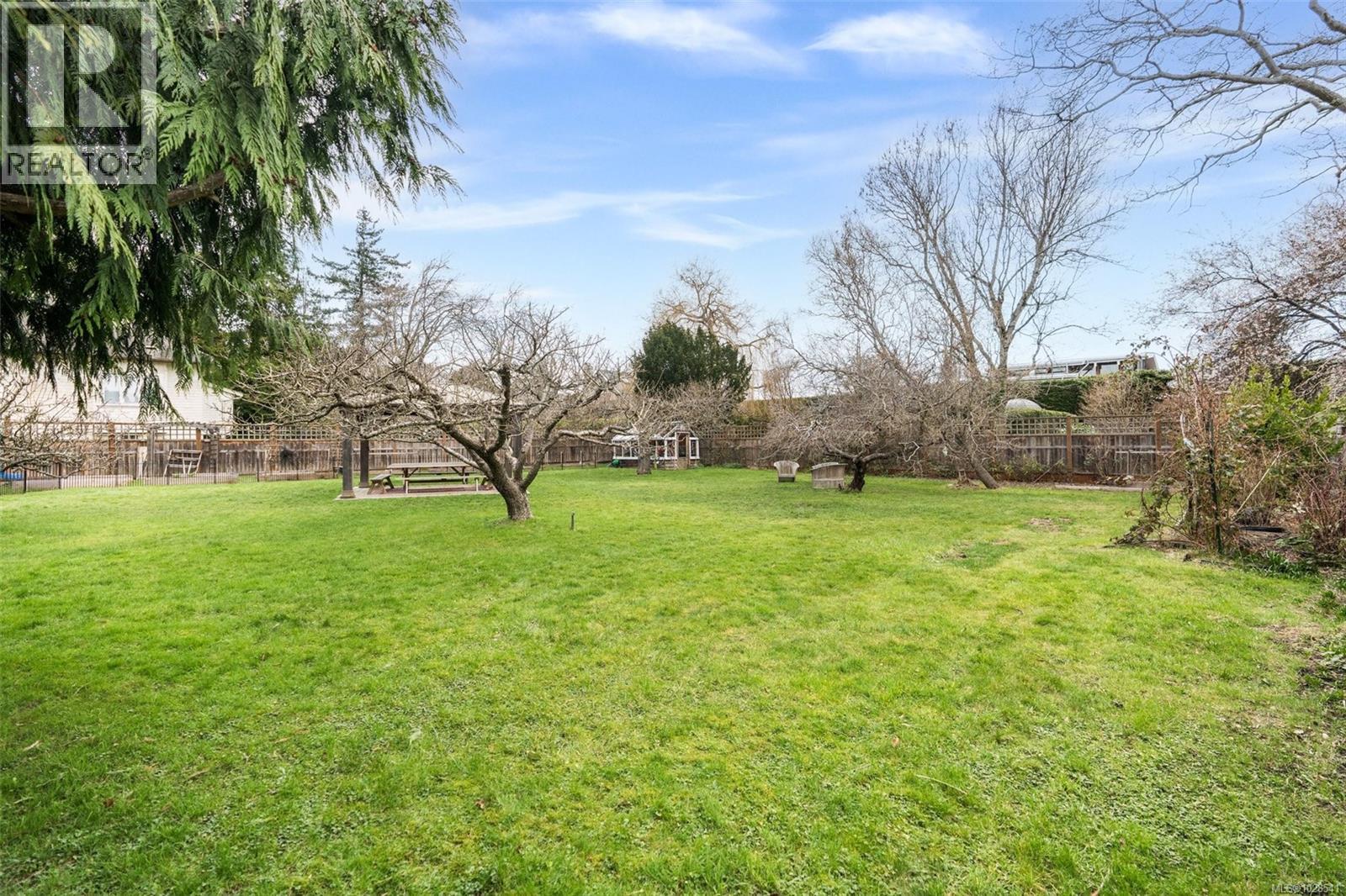 2130 Central Ave, Oak Bay