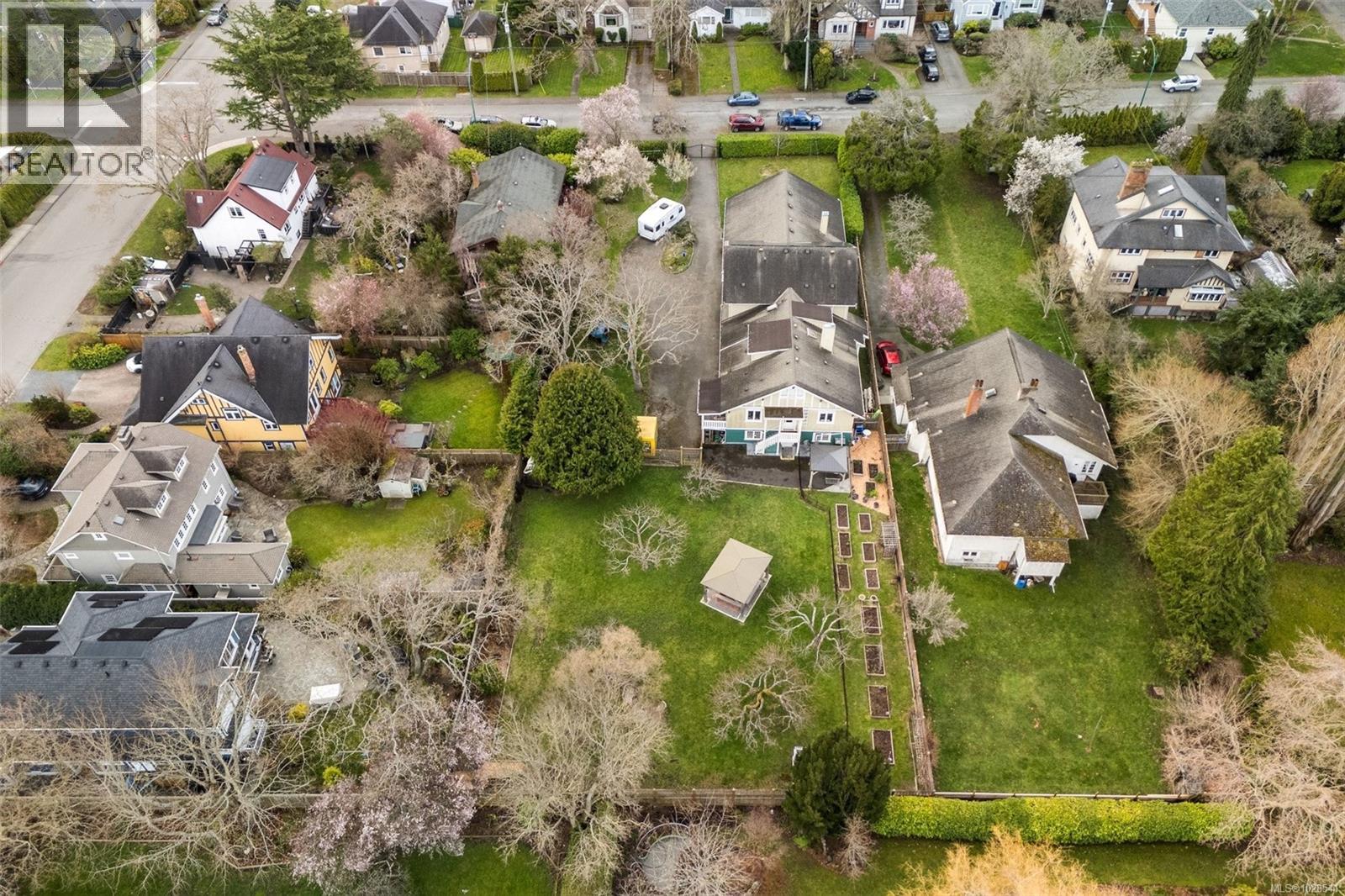 2130 Central Ave, Oak Bay