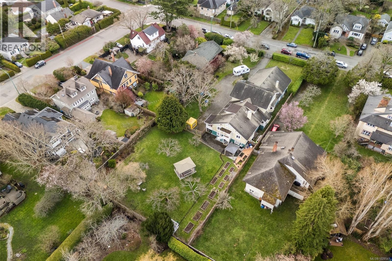 2130 Central Ave, Oak Bay