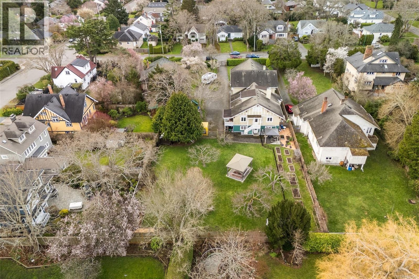 2130 Central Ave, Oak Bay