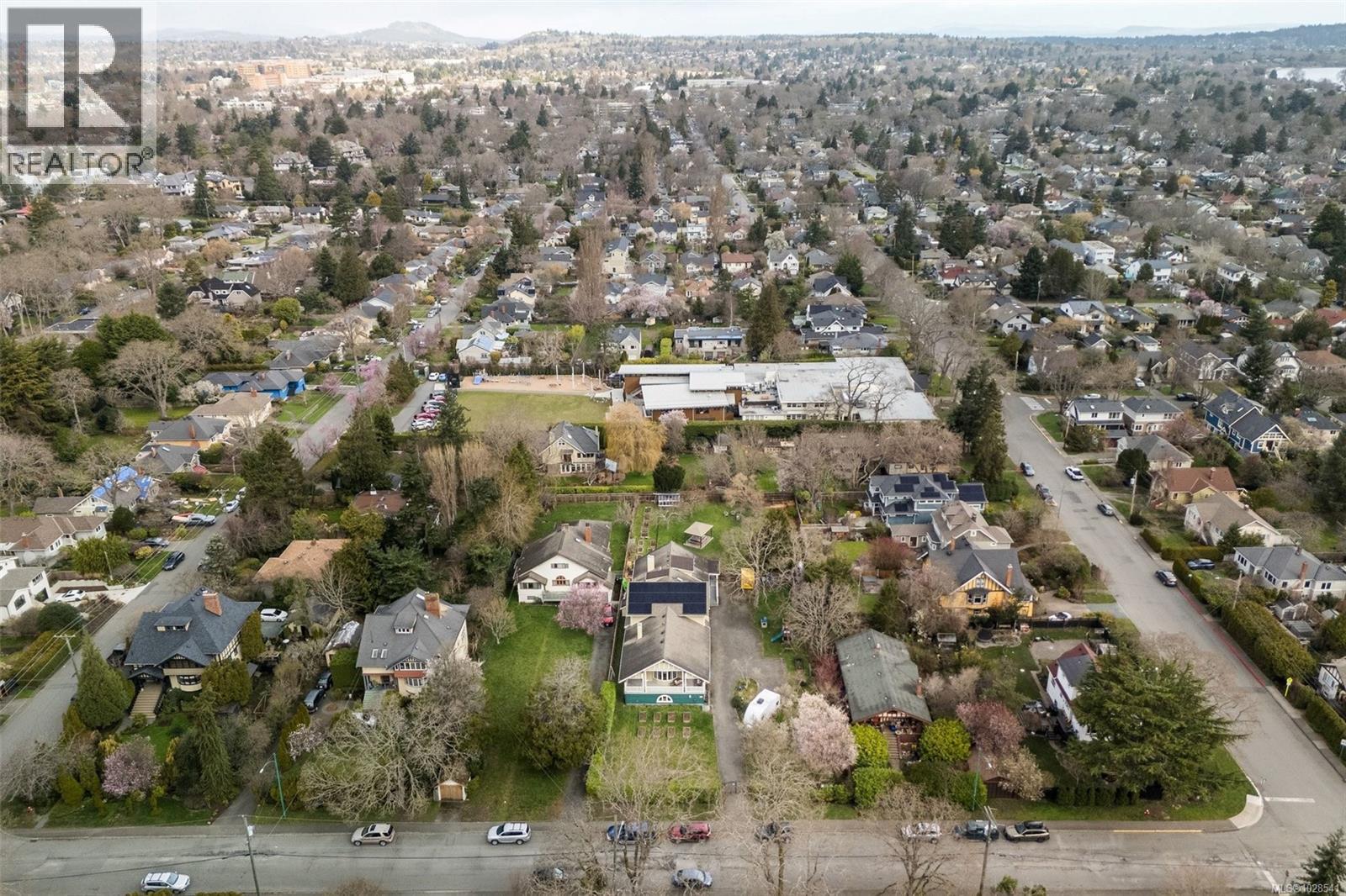 2130 Central Ave, Oak Bay