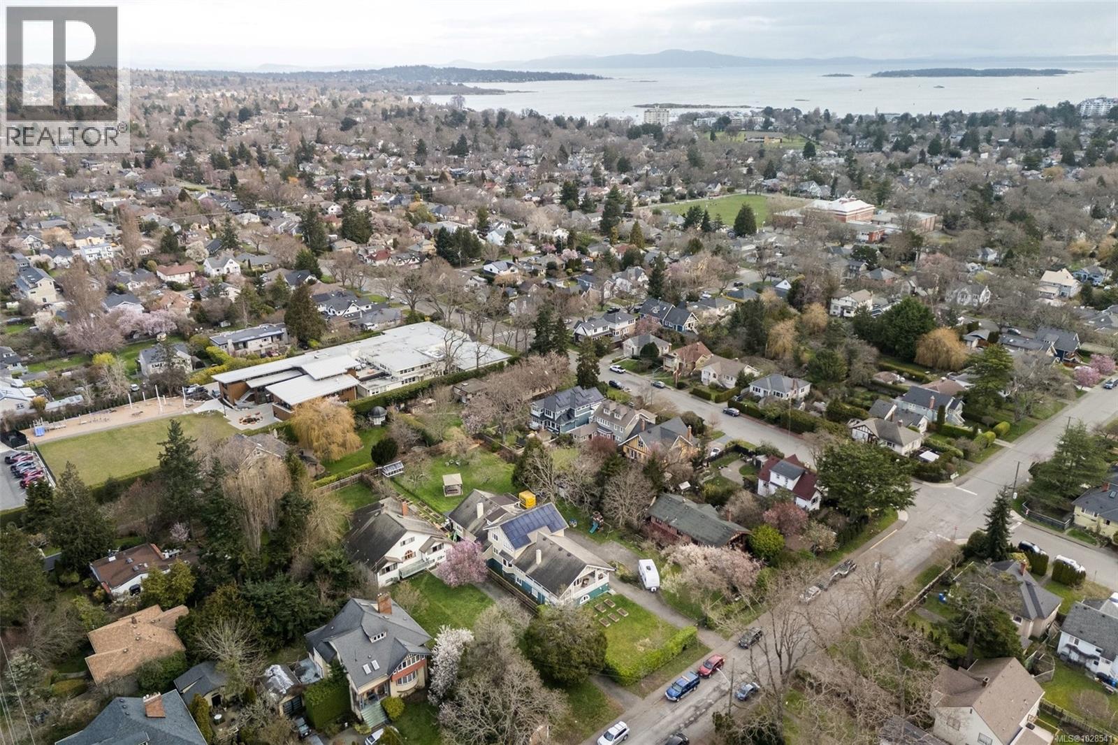 2130 Central Ave, Oak Bay