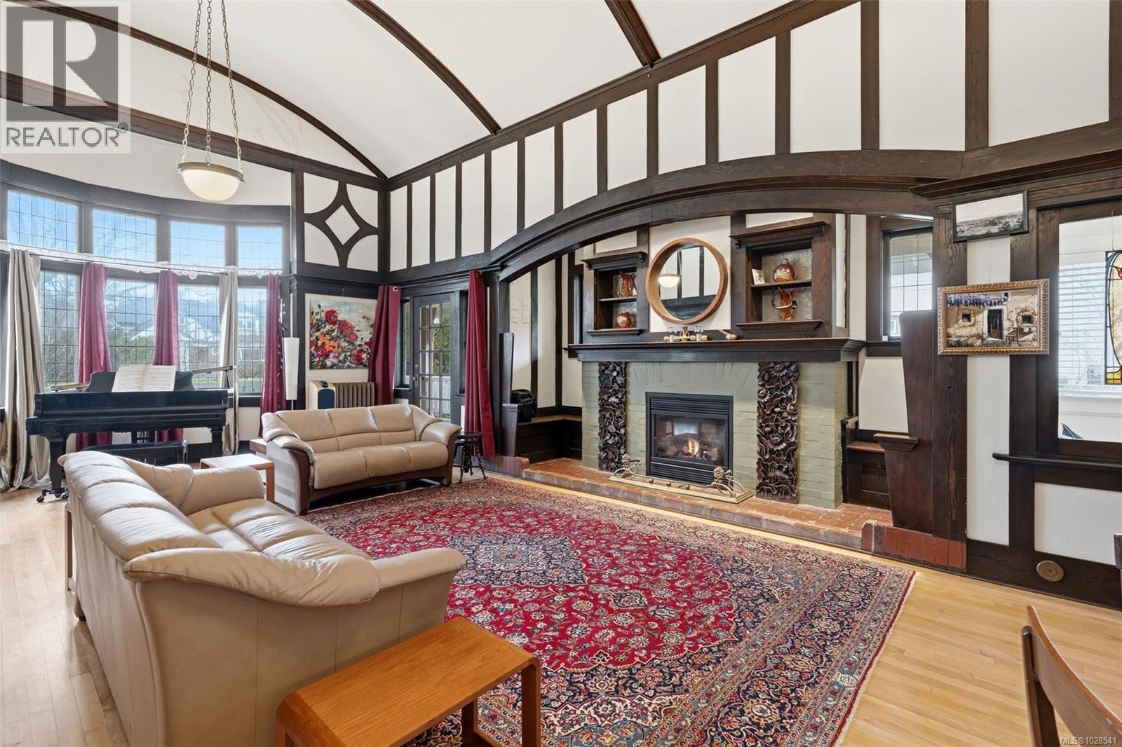 2130 Central Ave, Oak Bay