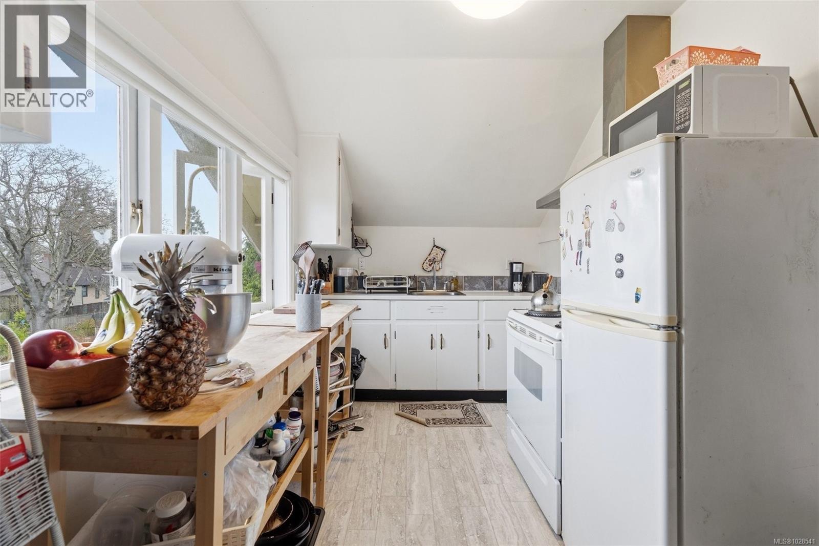 2130 Central Ave, Oak Bay