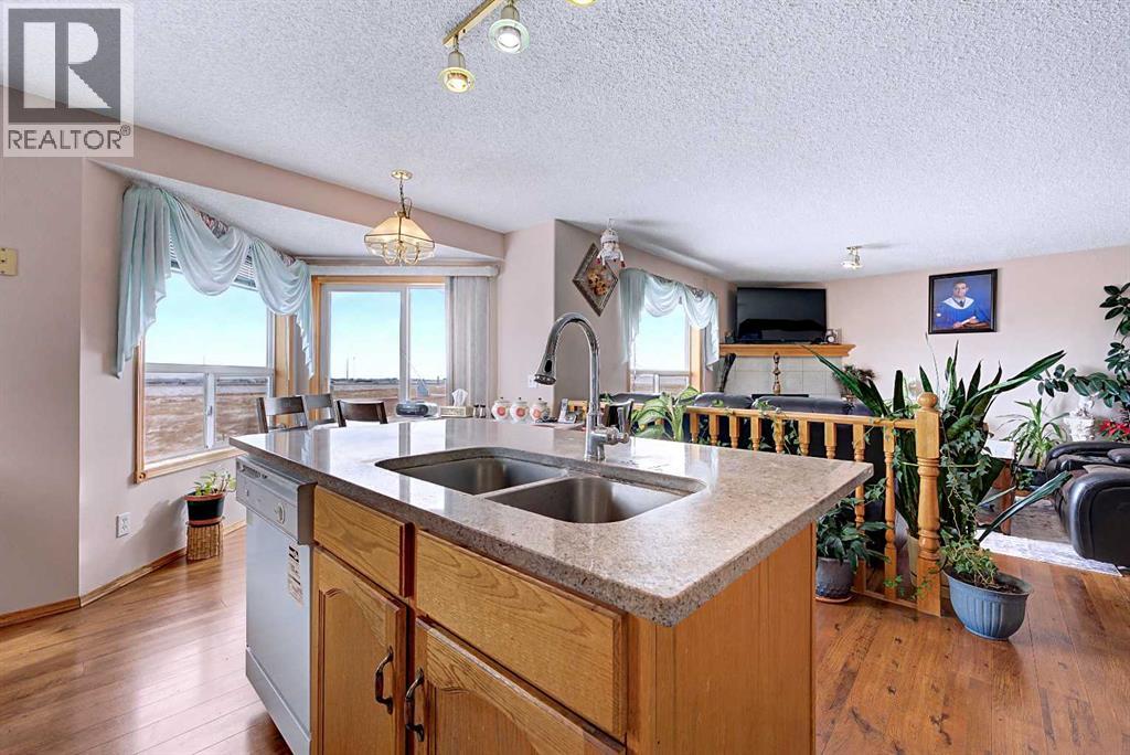 Single Family House for Sale in  Coral Springs Place NE Coral Springs Calgary 