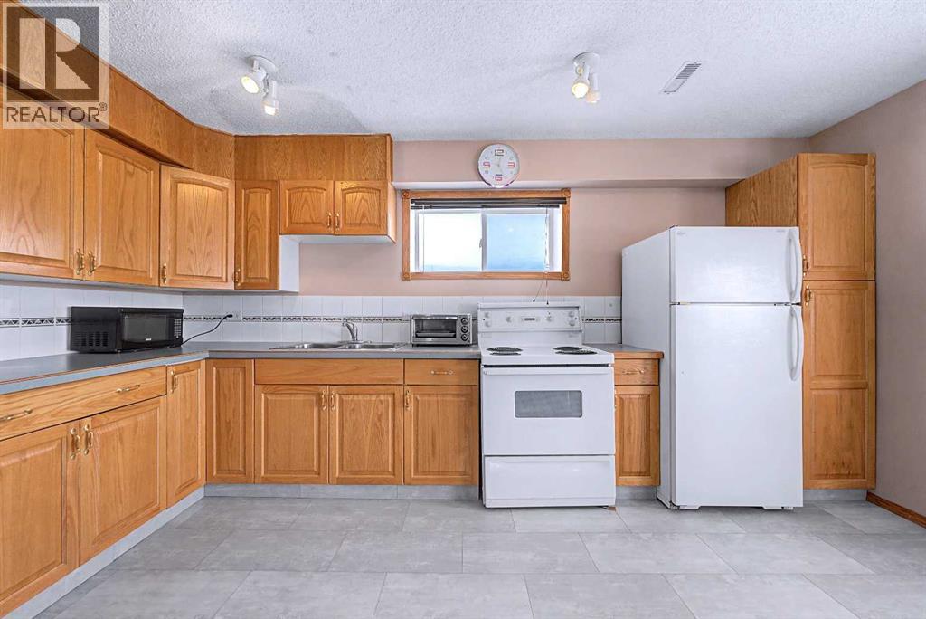 Single Family House for Sale in  Coral Springs Place NE Coral Springs Calgary 