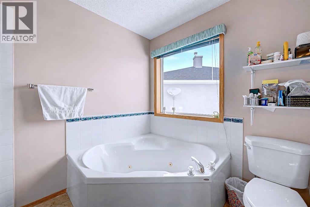 Single Family House for Sale in  Coral Springs Place NE Coral Springs Calgary 