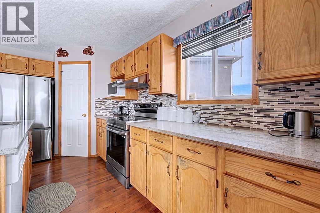 Single Family House for Sale in  Coral Springs Place NE Coral Springs Calgary 