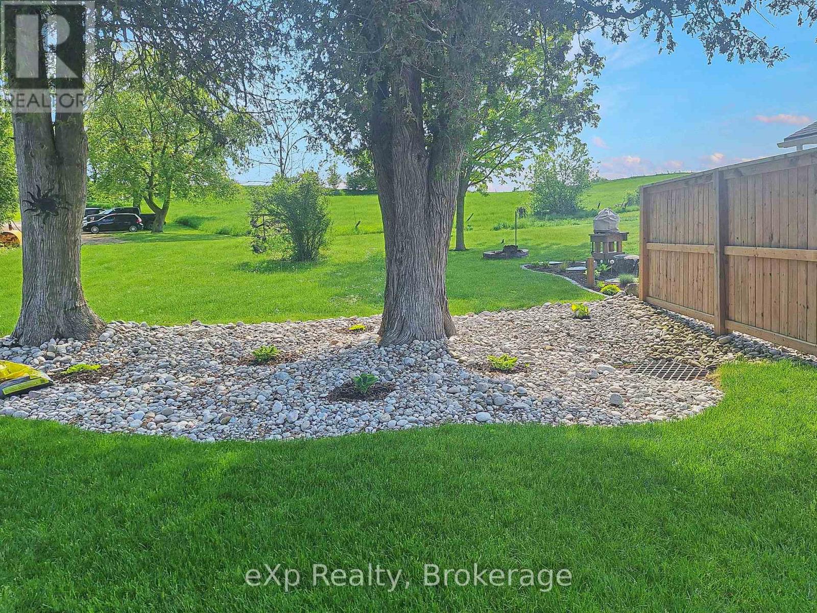 129 LAKE ROSALIND ROAD 1 - 21