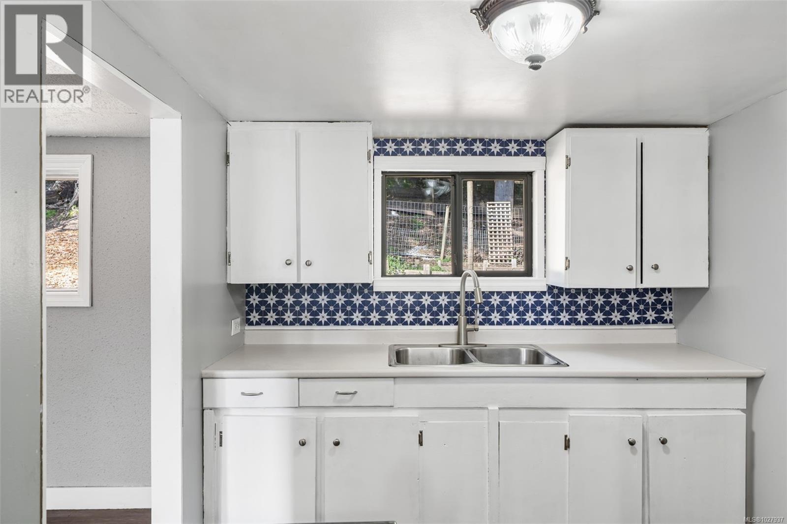 7770 Hemlock Rd, Sooke