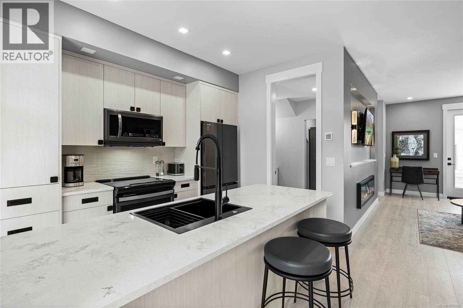 10 1175 Resort Dr, Parksville