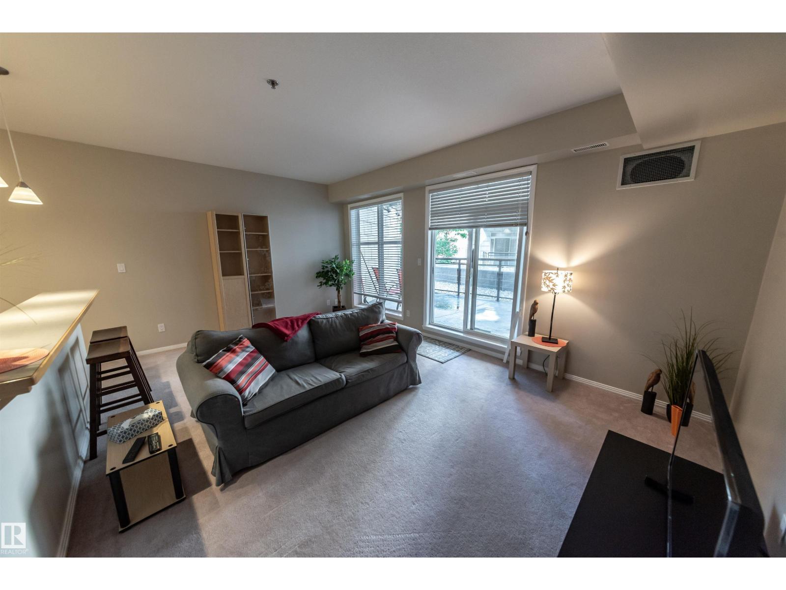 #150 4827 104A ST NW - 10
