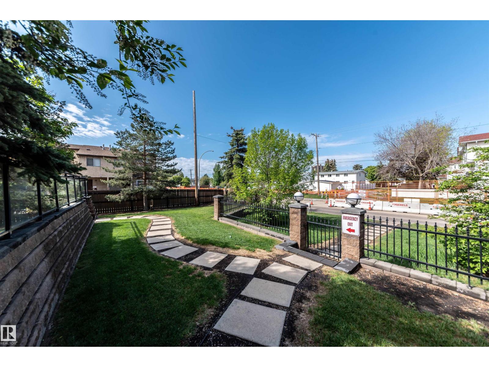 #150 4827 104A ST NW - 40