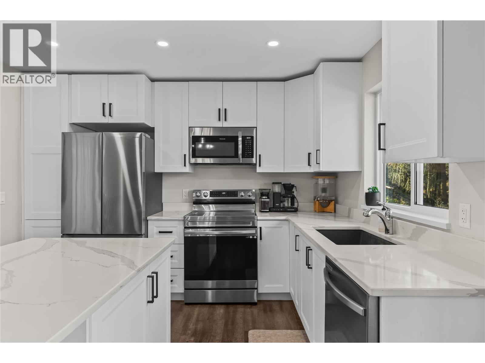 530 Muir Road, Fintry