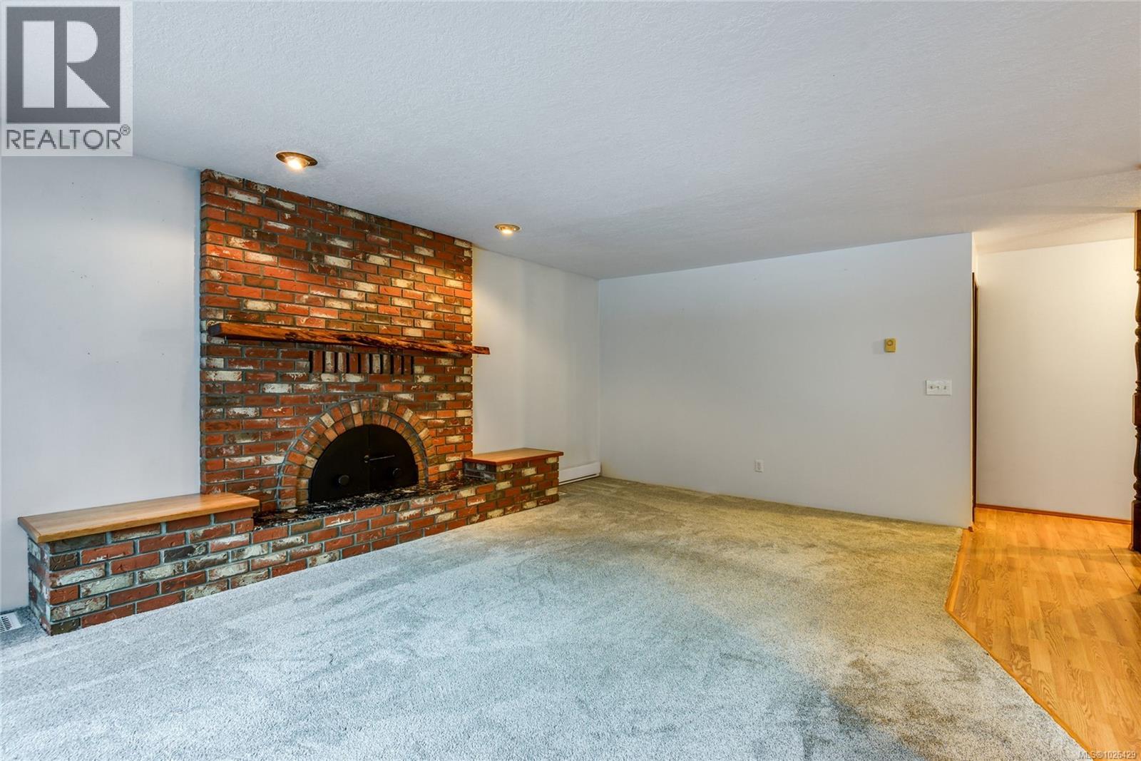 1301 SAYWARD RD - 19