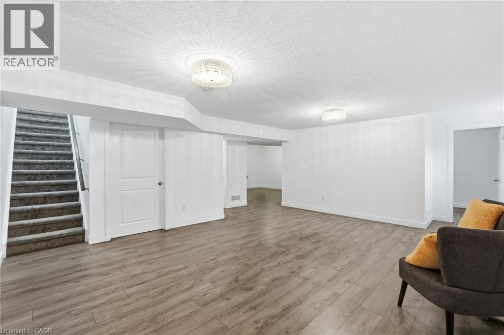 16 BROOKFIELD Lane - 30