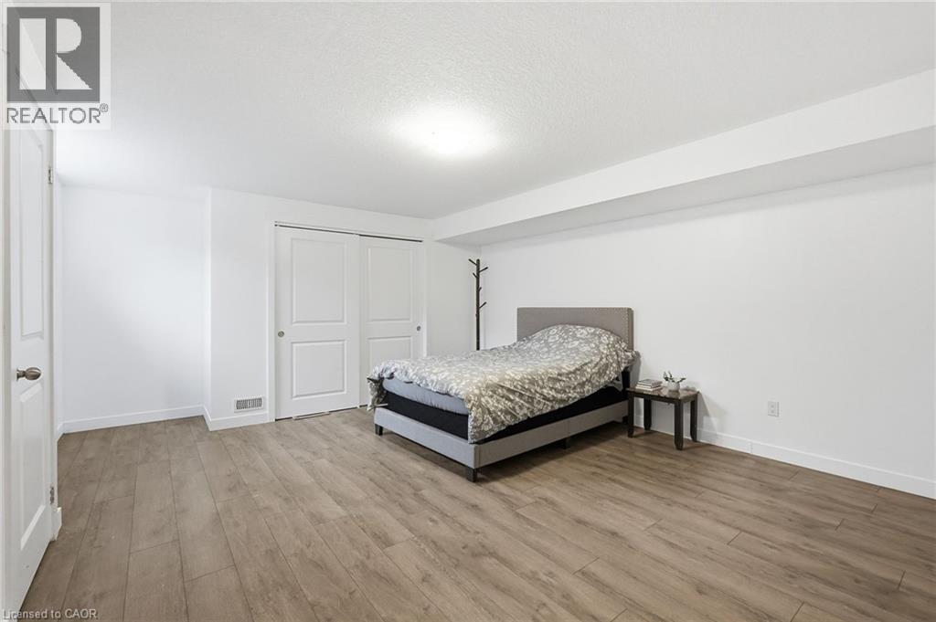 16 BROOKFIELD Lane - 35