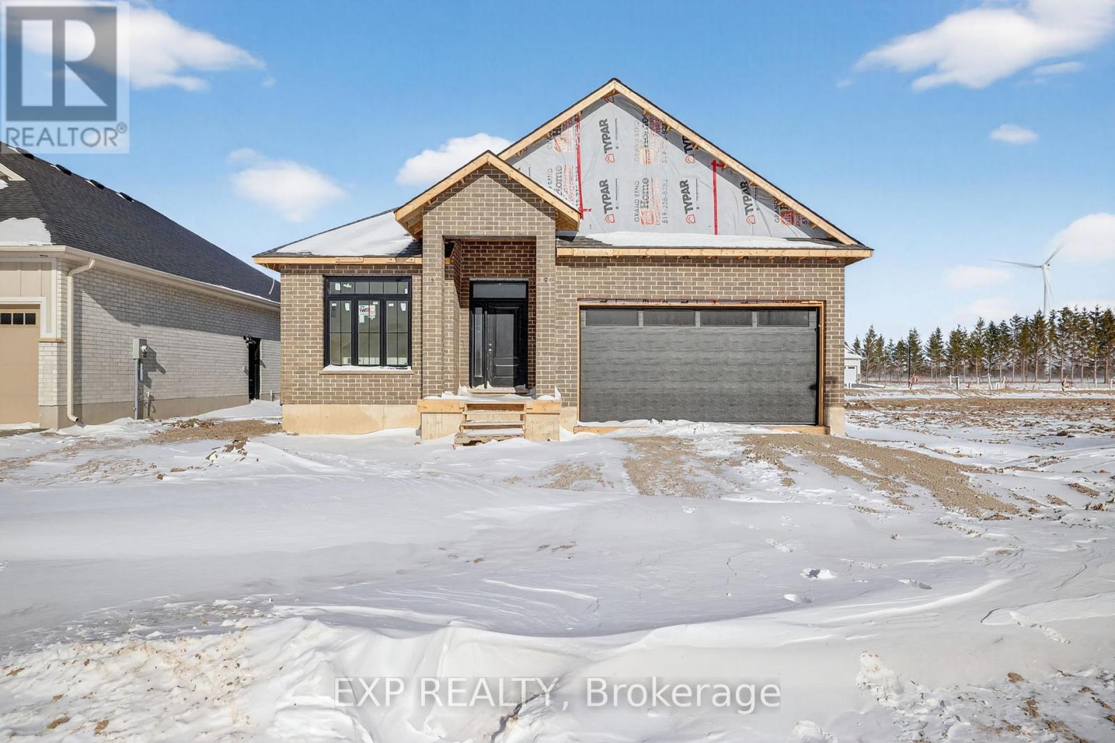 79 ALLISTER DRIVE - 4