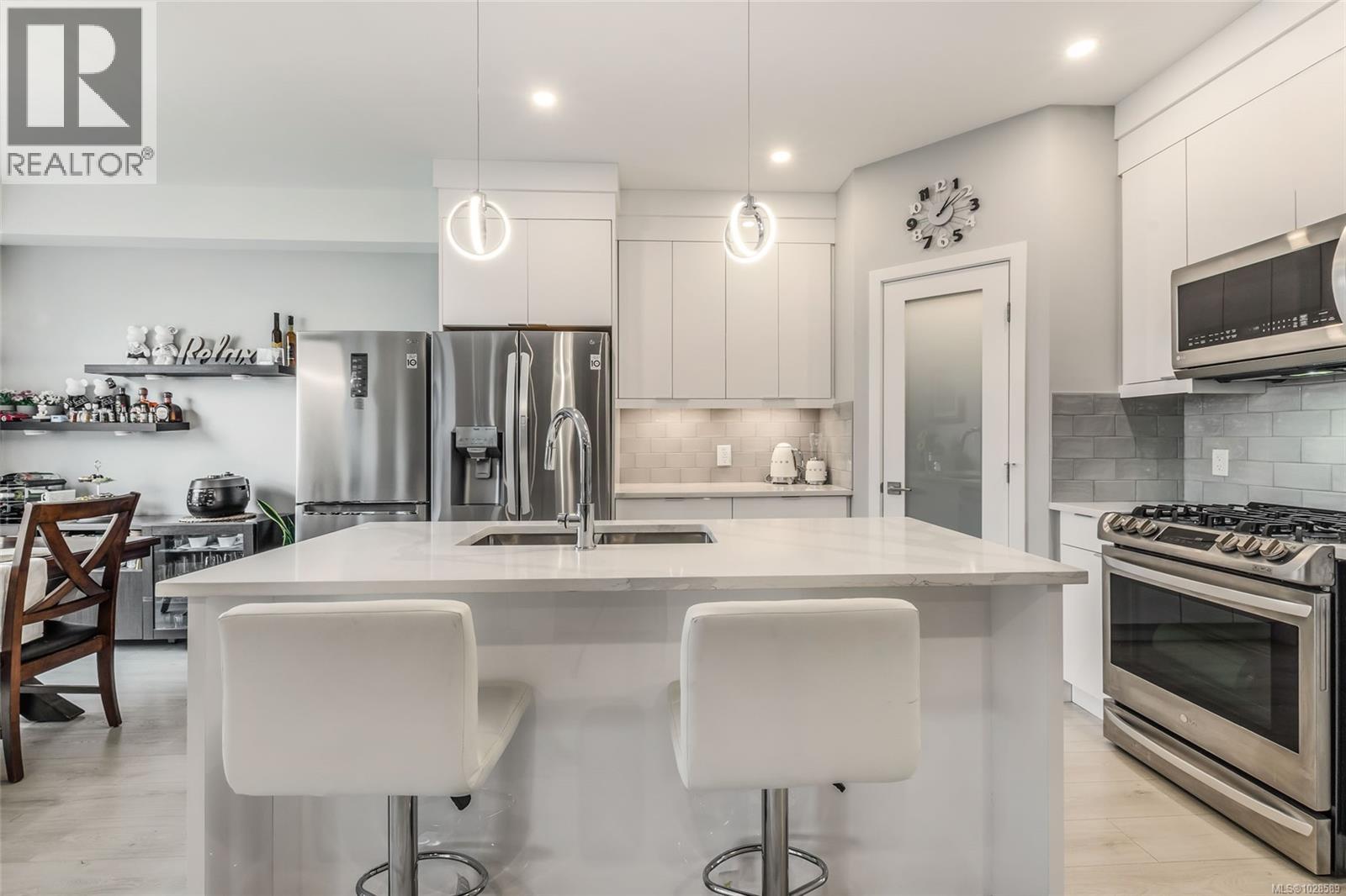 578 MENZIES RIDGE DR - 6