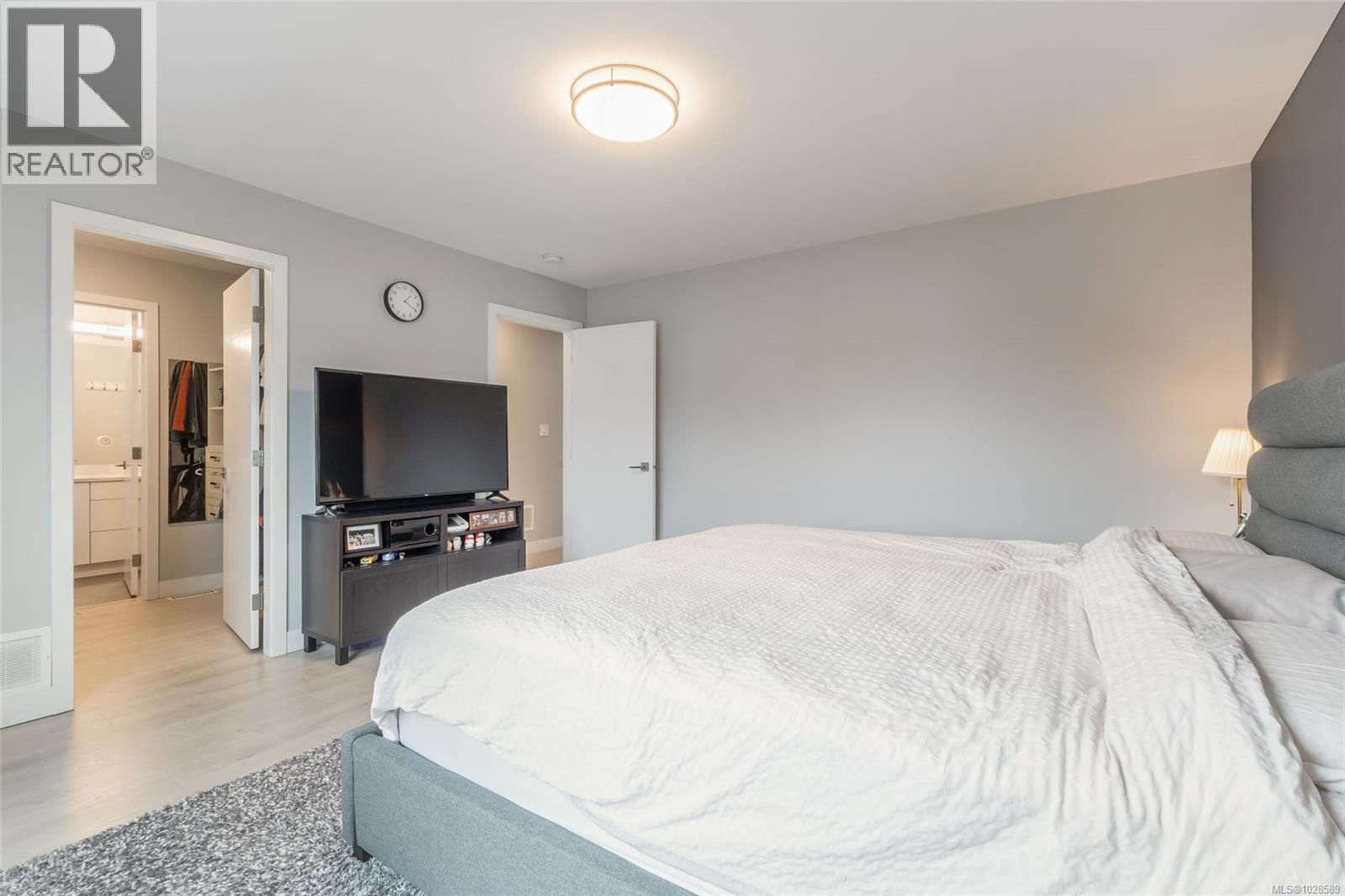 578 MENZIES RIDGE DR - 18