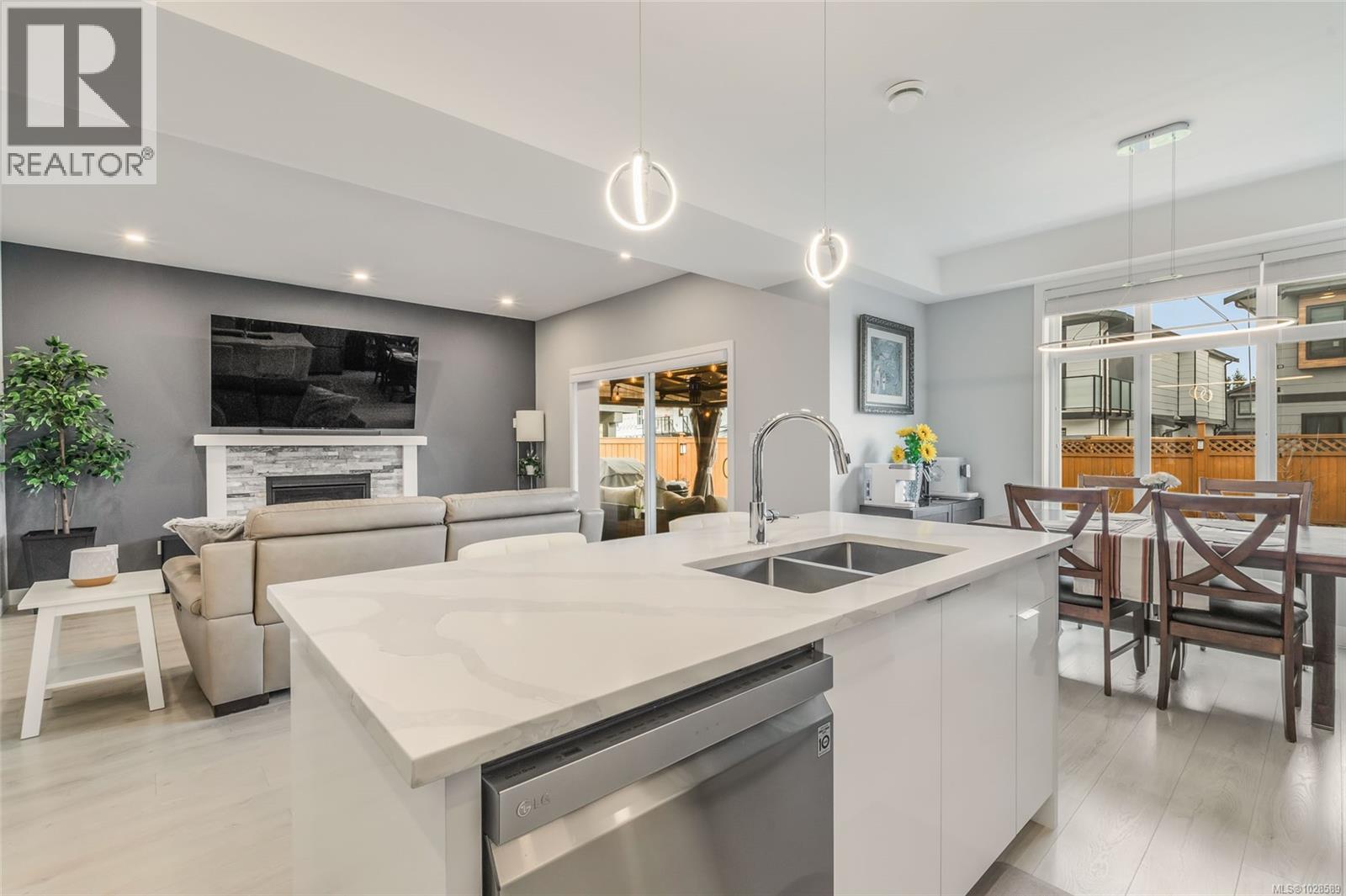 578 MENZIES RIDGE DR - 9