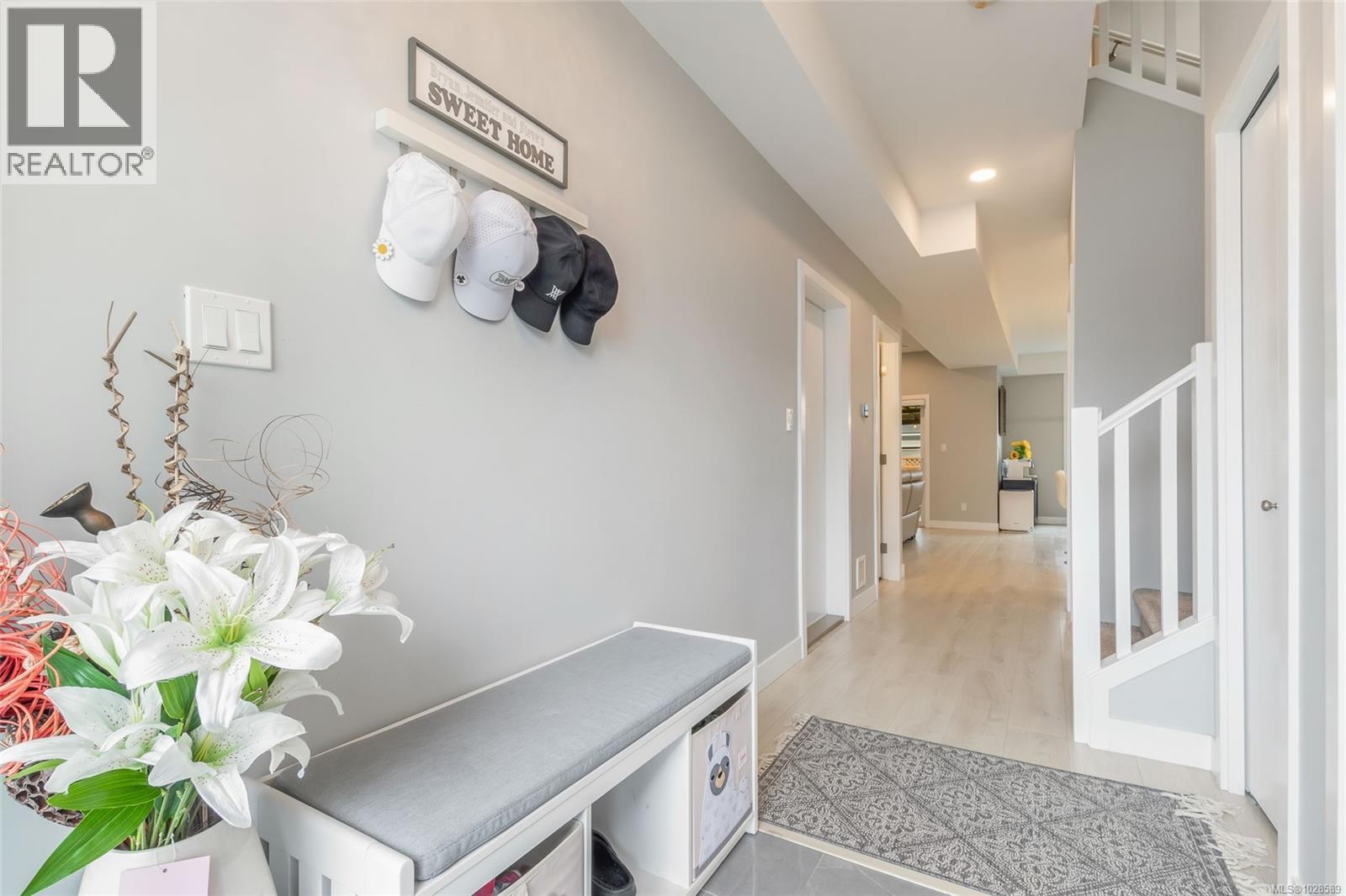 578 MENZIES RIDGE DR - Image 3