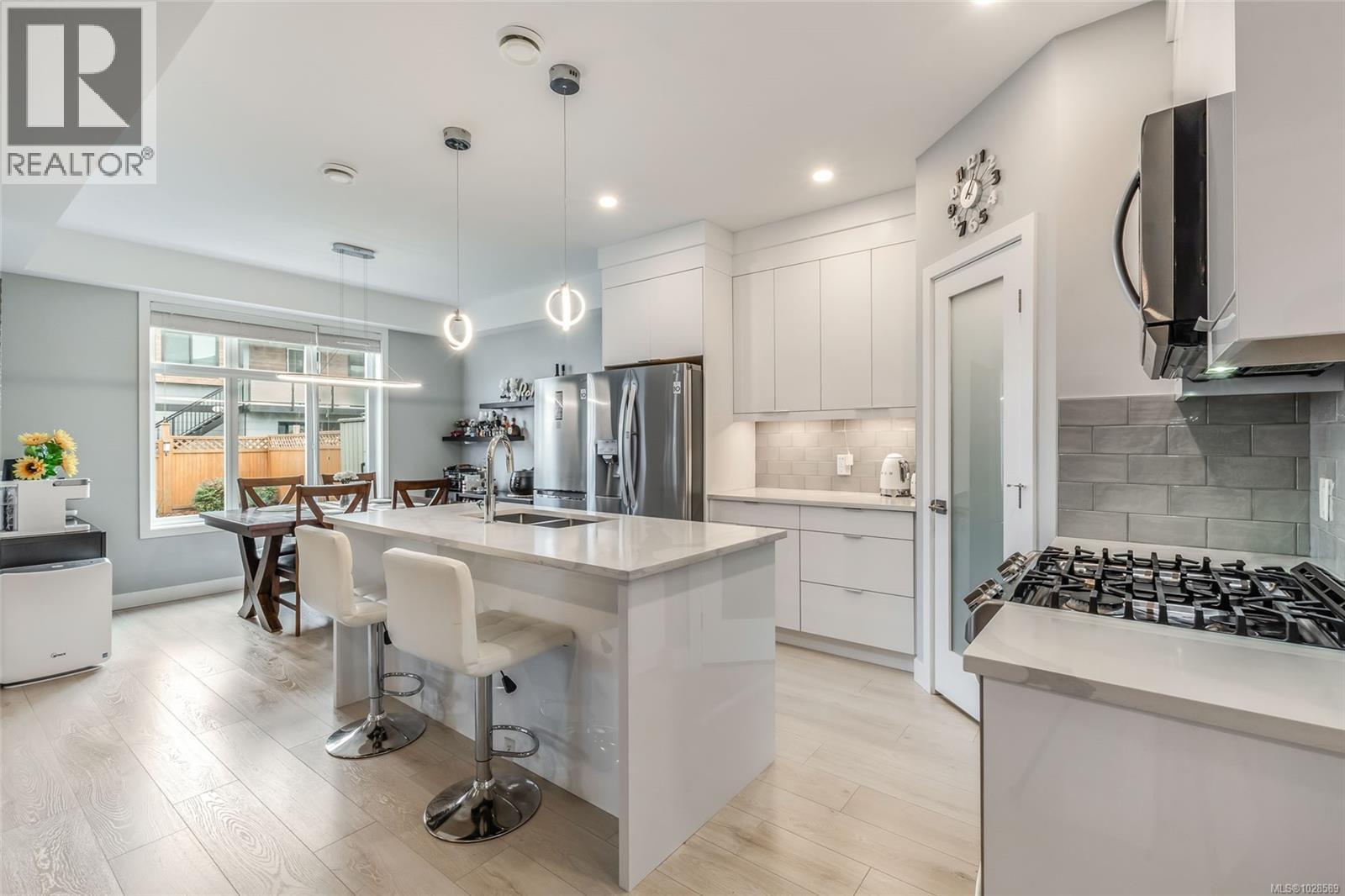 578 MENZIES RIDGE DR - 5