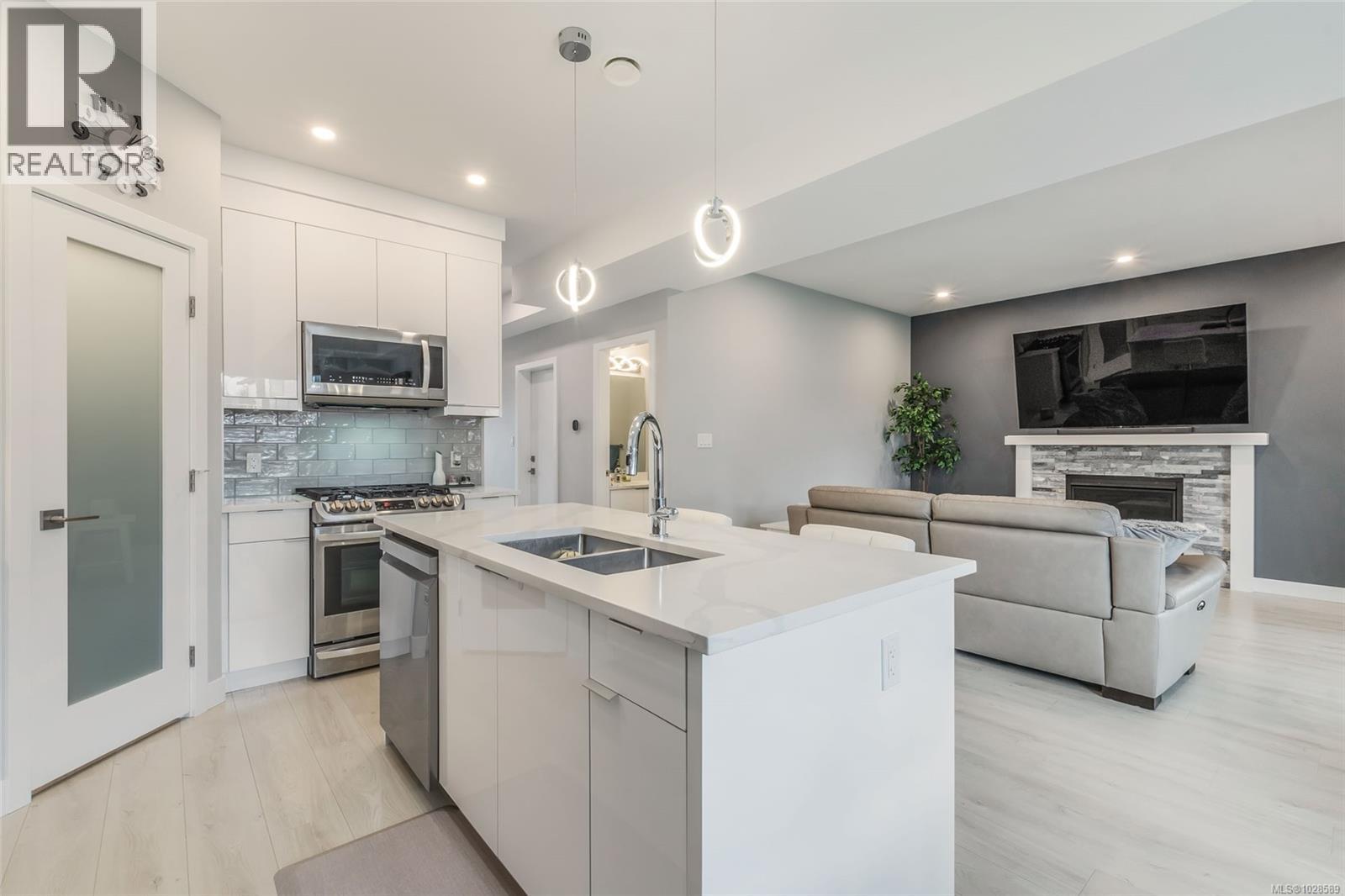 578 MENZIES RIDGE DR - 8