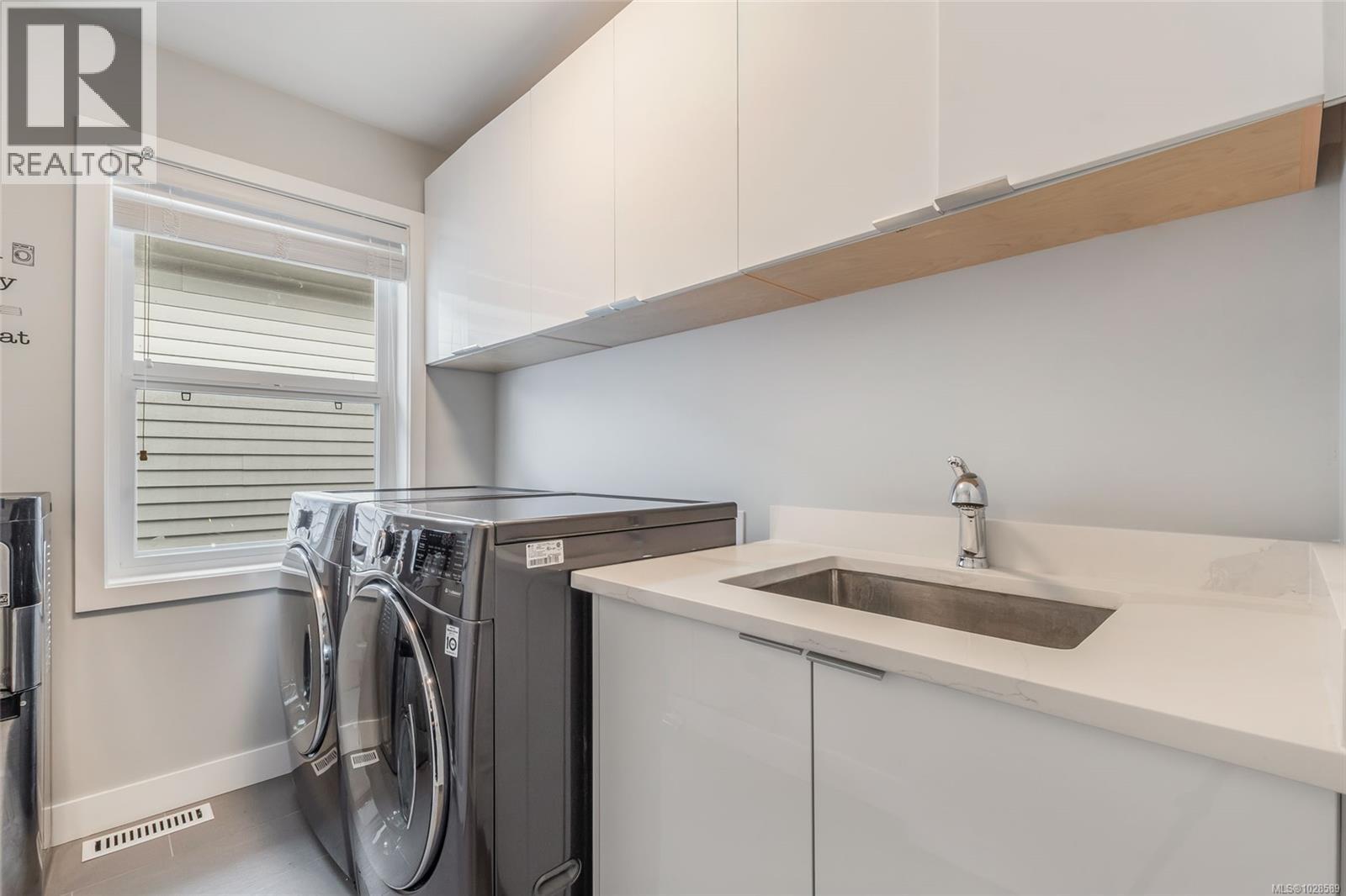 578 MENZIES RIDGE DR - 24