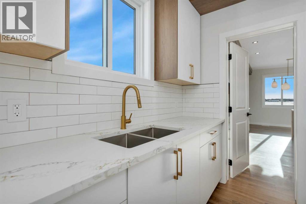 Single Family House for Sale in  Everson Close Evergreen Red Deer 