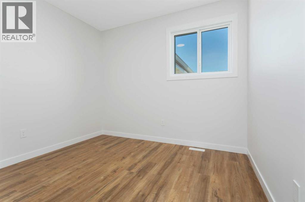 Single Family House for Sale in  Everson Close Evergreen Red Deer 