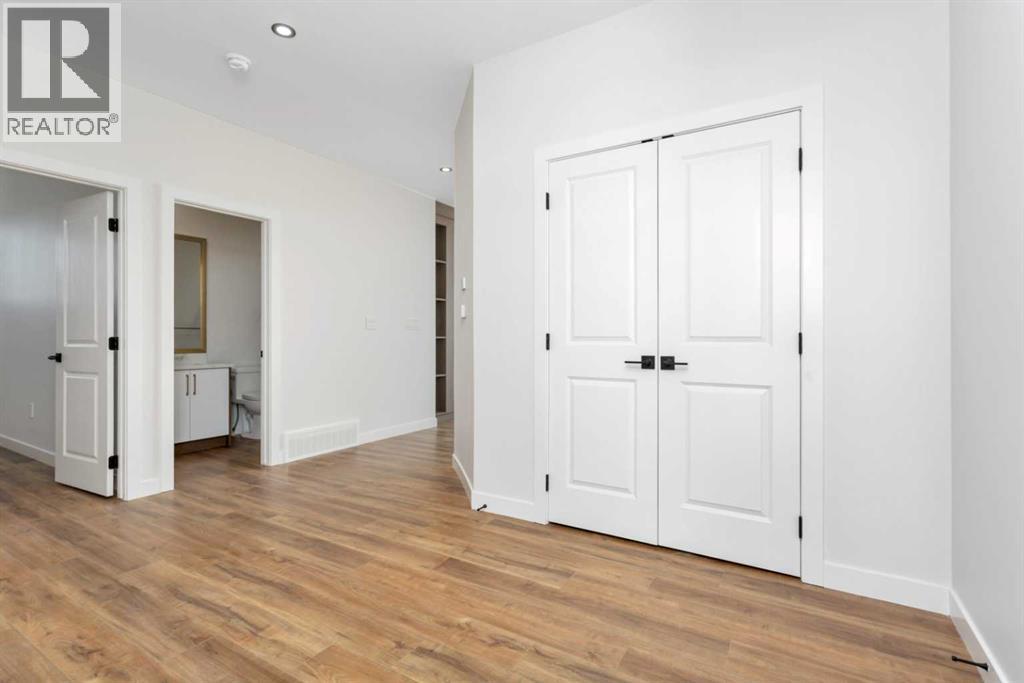 Single Family House for Sale in  Everson Close Evergreen Red Deer 