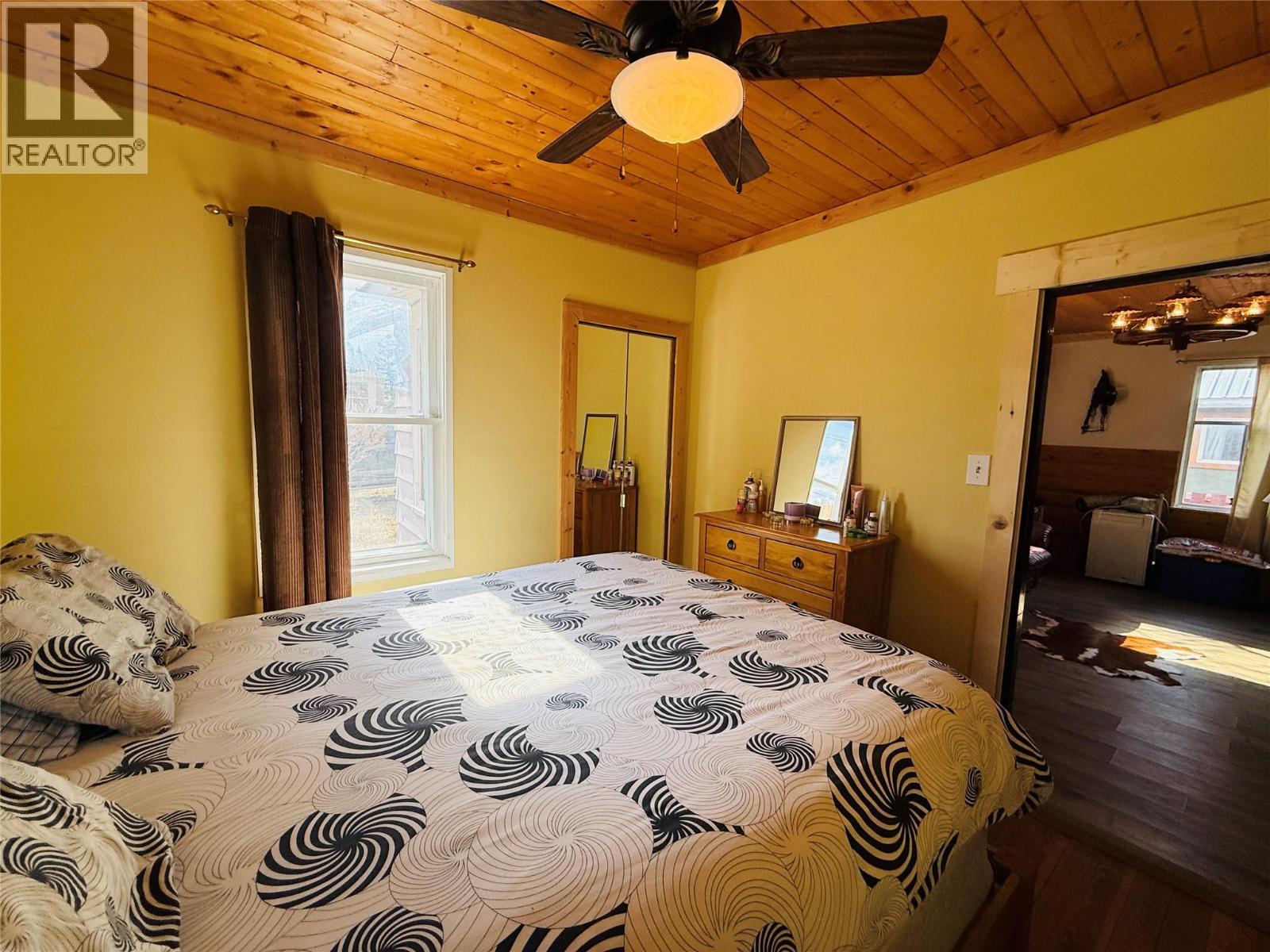 4955 Luck Avenue, Canal Flats