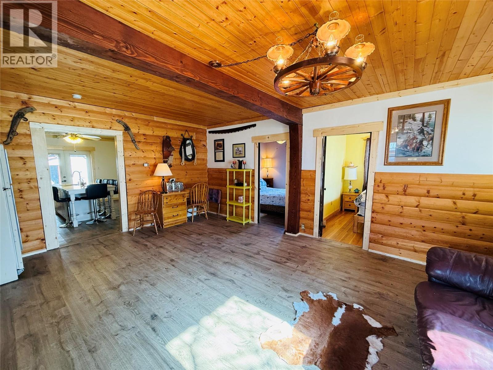 4955 Luck Avenue, Canal Flats