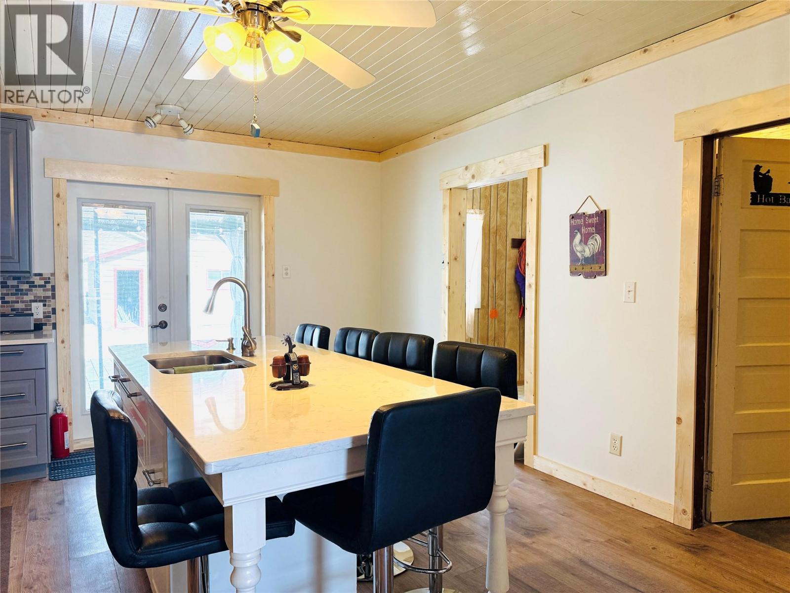 4955 Luck Avenue, Canal Flats