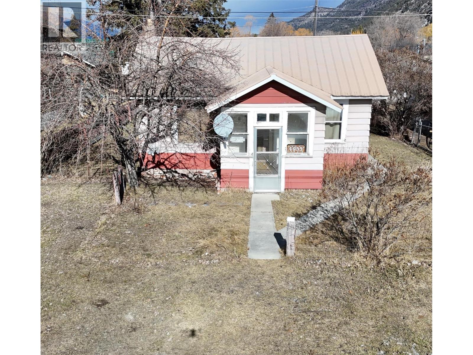 4955 Luck Avenue, Canal Flats